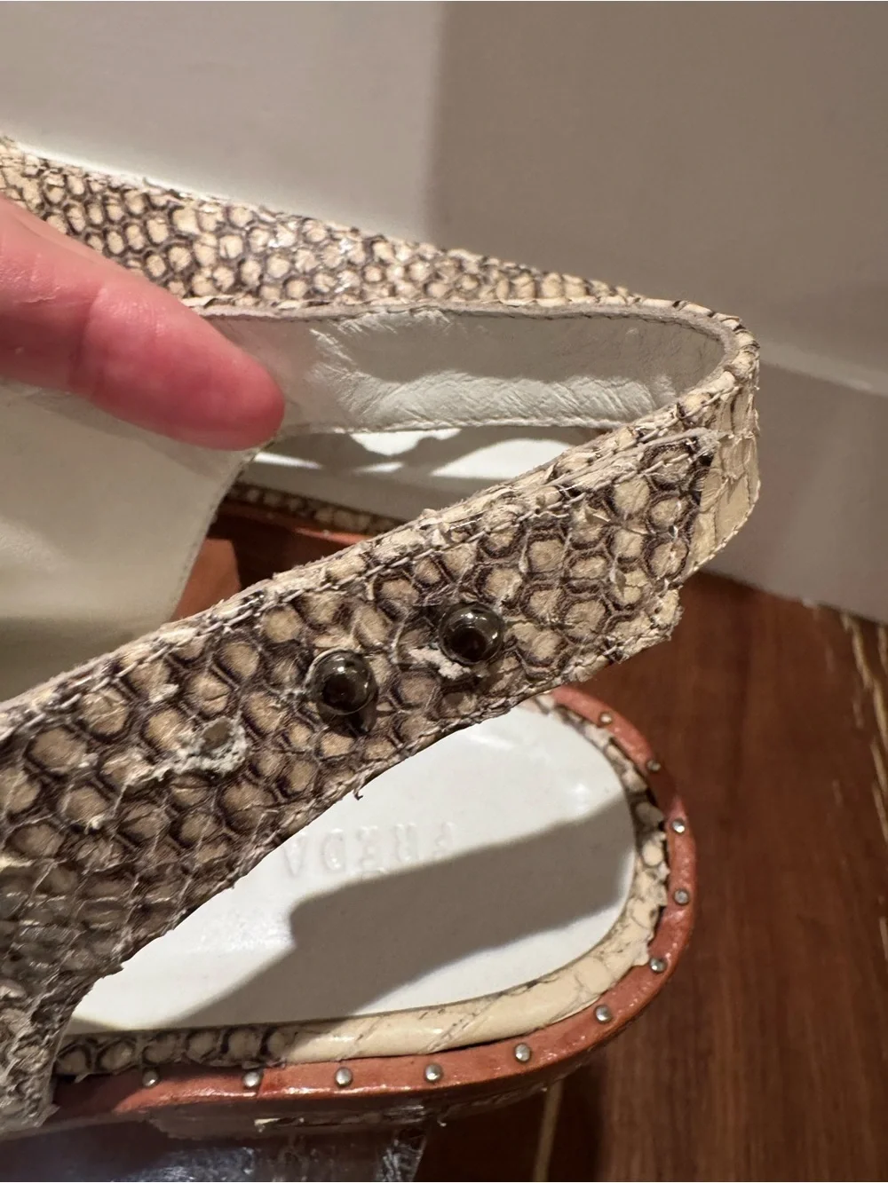 Freda Salvador, the  ‘Rush’ Cream & Taupe Snakeskin Slingback Shoes. Size 9.5